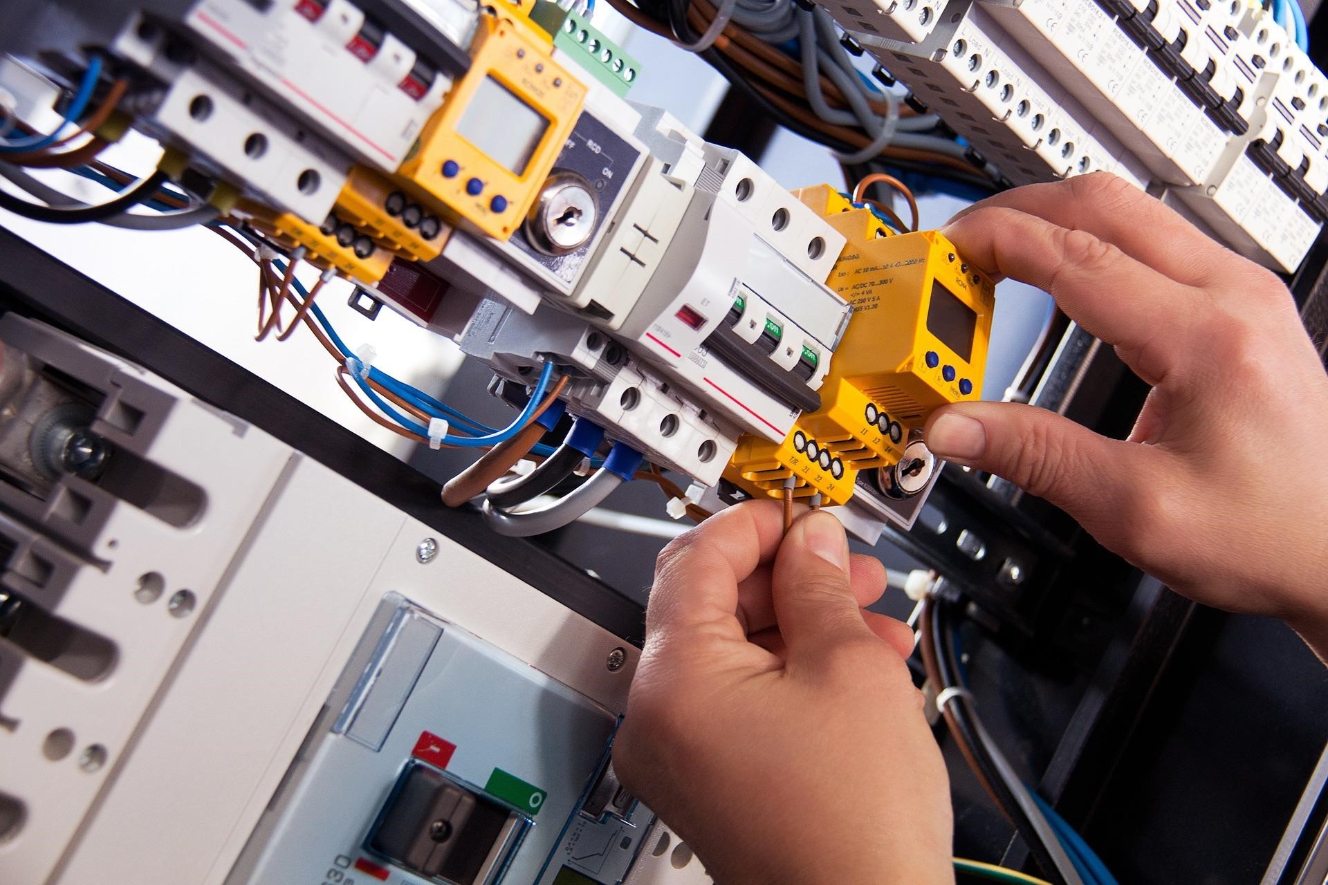 become an electronic engineer